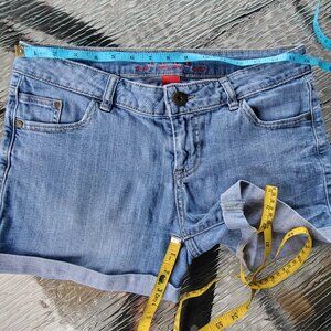 Elle size 6 womens jean shorts 5 pockets